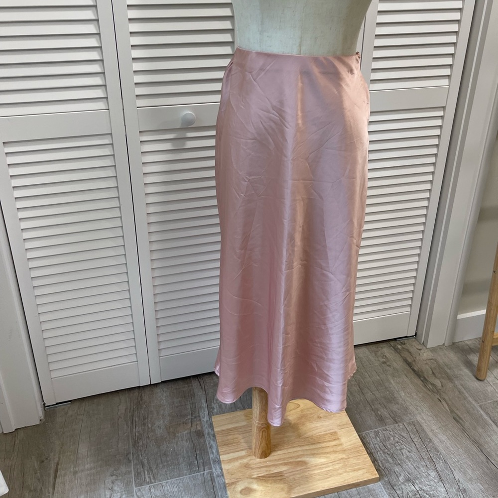 Forever XXI pink satin skirt S